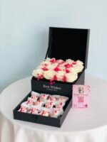 ⁦بوكس الحب / ورد وشوكولا⁩ - الصورة ⁦2⁩
