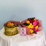 بكج عيد ميلاد / ازهار زاهيه مع كيك الفانيلا اللذيذ